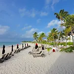 Deluxe Suite Beachside, Private Beach Club And Golf